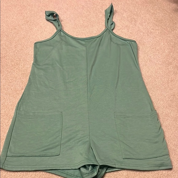 Romper - Picture 1 of 3